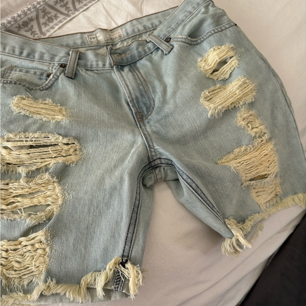 Light Blue Distressed Denim Shorts - FREE PEOPLE size 27